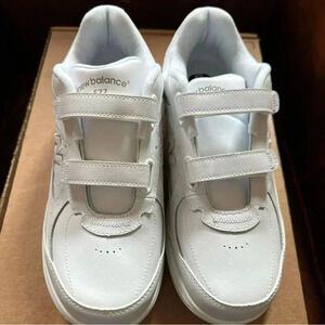 New Balance 577 Women’s Walking Shoes White Straps Size 10